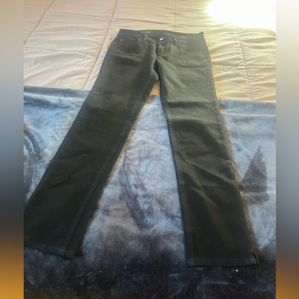 DL1961 Angel mid-rise skinny ankle jean; 4 way stretch 360•comfort